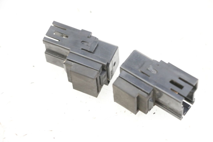 photo de ELEKTRISCH RELAIS YAMAHA X-MAX XMAX 125 (2010 - 2013) - Zoom op gebruiksstaat