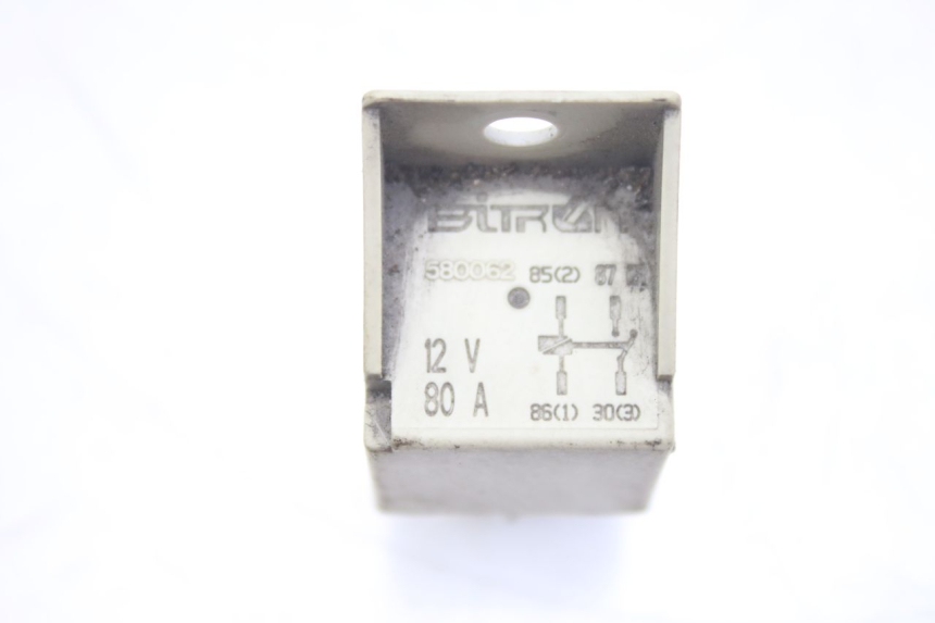 photo de ELEKTRISCH RELAIS PIAGGIO X9 EVOLUTION 500 (2003 - 2005) - Detail van het onderdeel