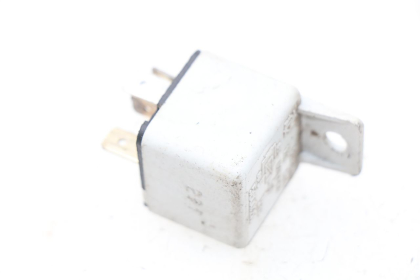 photo de ELEKTRISCH RELAIS PIAGGIO X9 125 (2000 - 2003) - Detail van het onderdeel
