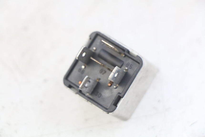 photo de ELEKTRISCH RELAIS PIAGGIO XEVO - X EVO 125 (2007 - 2017) - Detail van het onderdeel