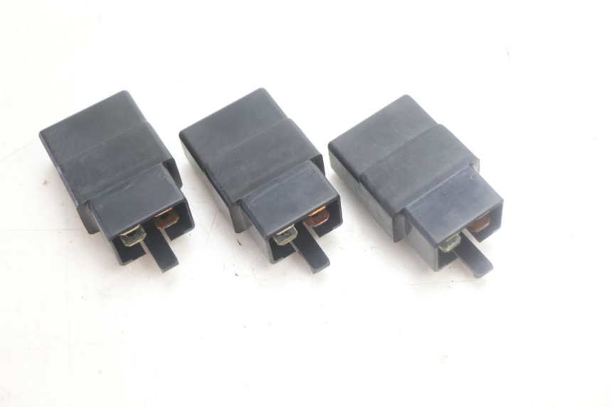 photo de ELEKTRISCH RELAIS HONDA XLV VARADERO 125 (2007 - 2012) - Detail van het onderdeel