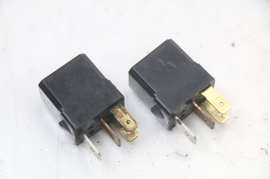 photo de ELEKTRISCH RELAIS YAMAHA FZ1 FAZER 1000 (2007 - 2009) - Hoofdaanzicht