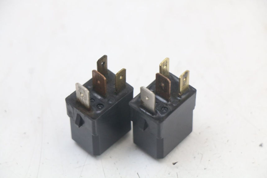 photo de ELEKTRISCH RELAIS YAMAHA FZ1 FAZER 1000 (2007 - 2009) - Detail van het onderdeel