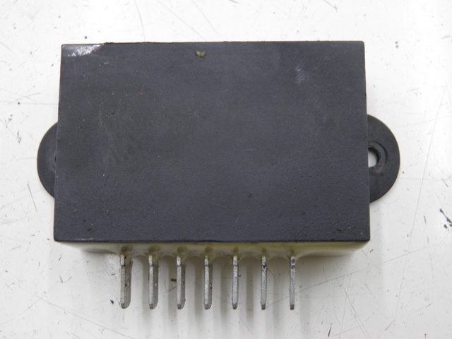 photo de ELEKTRISCH RELAIS YAMAHA FZS FAZER 600 (1998 - 2001) - Hoofdaanzicht
