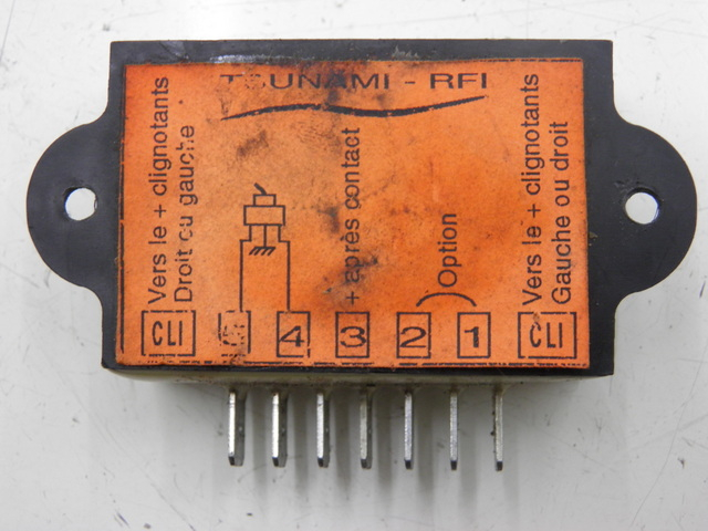 photo de ELEKTRISCH RELAIS YAMAHA FZS FAZER 600 (1998 - 2001) - Detail van het onderdeel