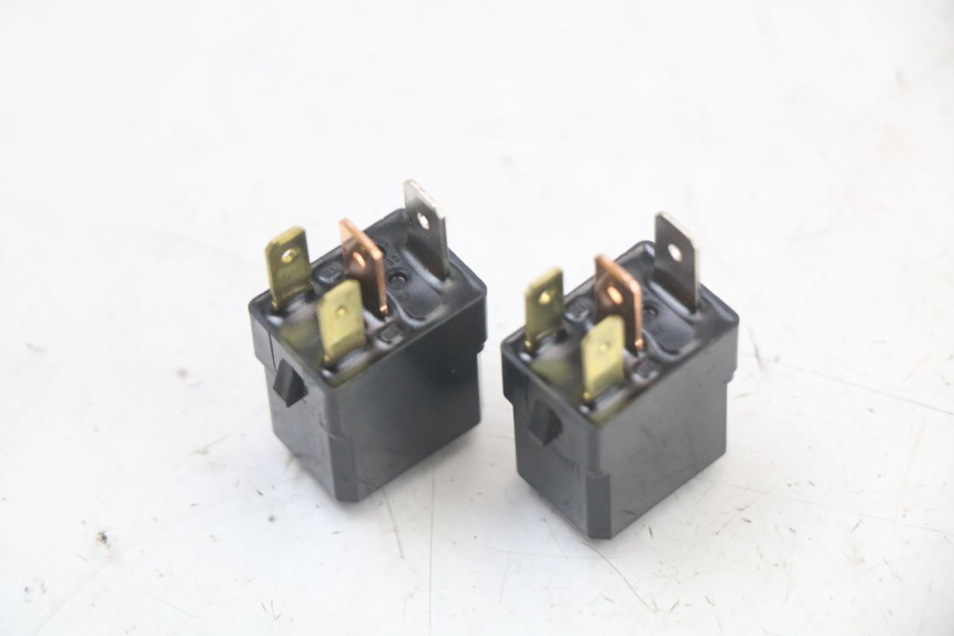 photo de ELEKTRISCH RELAIS YAMAHA XJ6 ABS 600 (2008 - 2016) - Detail van het onderdeel