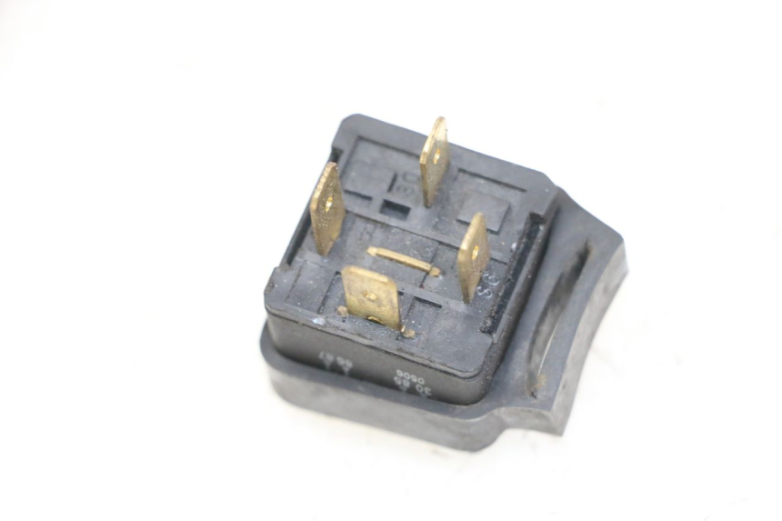 photo de ELEKTRISCH RELAIS YAMAHA YP MAJESTY 125 (2007 - 2010) - Zoom op gebruiksstaat