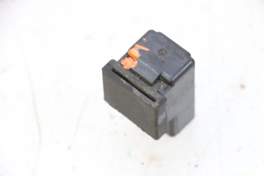 photo de ELEKTRISCH RELAIS YAMAHA YFM R RAPTOR 250 (2008 - 2014) - Detail van het onderdeel