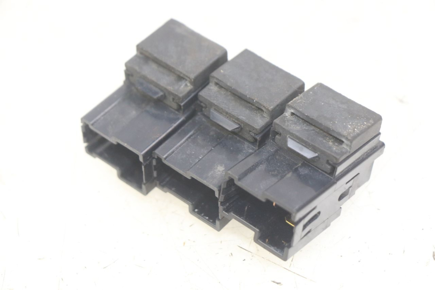 photo de ELEKTRISCH RELAIS YAMAHA YP MAJESTY 400 (2004 - 2008) - Zoom op gebruiksstaat