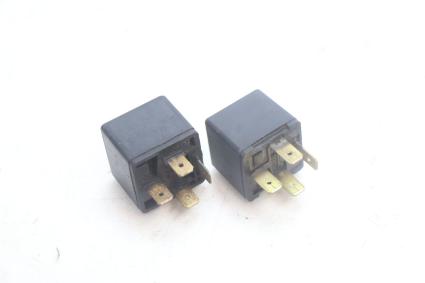 photo de ELEKTRISCH RELAIS YAMAHA YP MAJESTY 125 (2007 - 2010) - Detail van het onderdeel