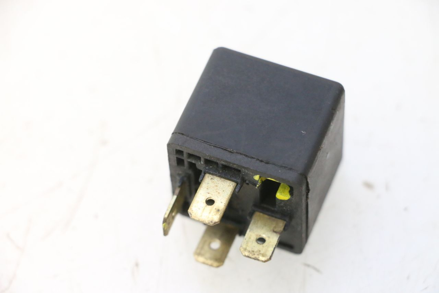 photo de ELEKTRISCH RELAIS YAMAHA YP MAJESTY 125 (1998 - 2001) - Zoom op gebruiksstaat