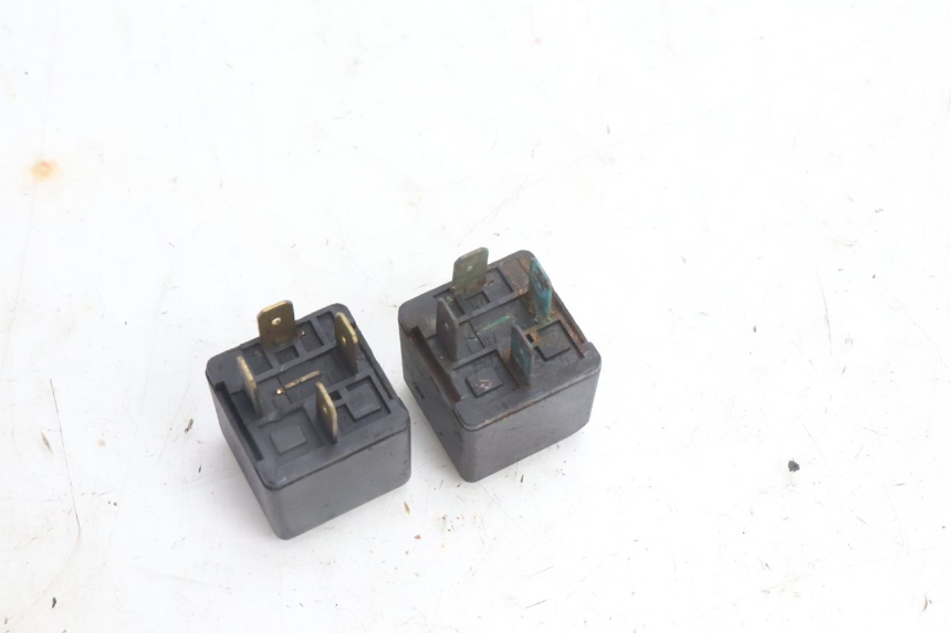 photo de ELEKTRISCH RELAIS YAMAHA YP MAJESTY 125 (2007 - 2010) - Zoom op gebruiksstaat