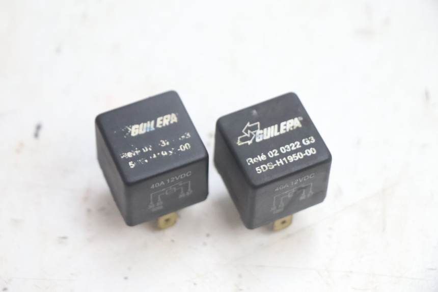 photo de ELEKTRISCH RELAIS YAMAHA YP MAJESTY 125 (2002 - 2006) - Detail van het onderdeel