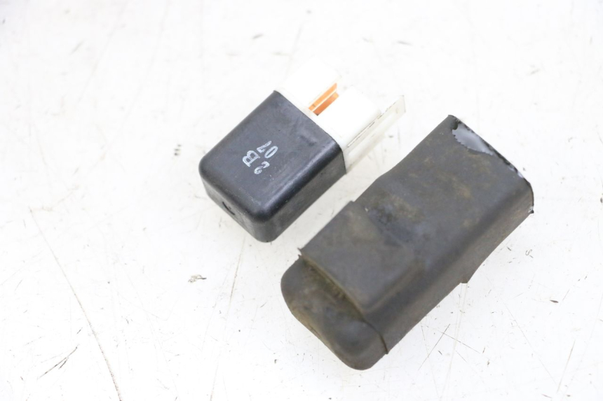photo de ELEKTRISCH RELAIS KAWASAKI ZR 7 750 (1999 - 2004) - Detail van het onderdeel