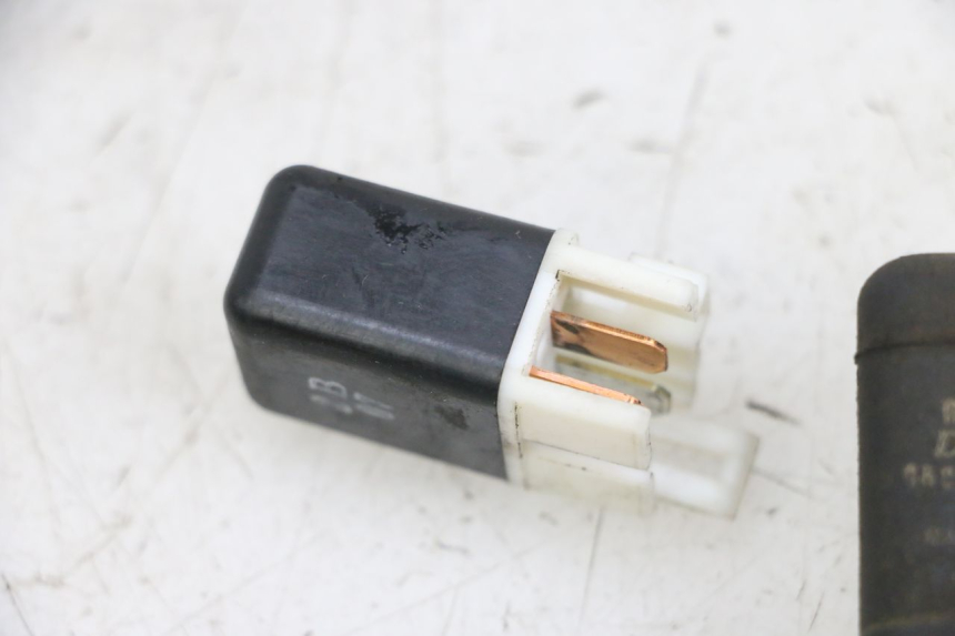 photo de ELEKTRISCH RELAIS KAWASAKI ZR 7 750 (1999 - 2004) - Technische close-up