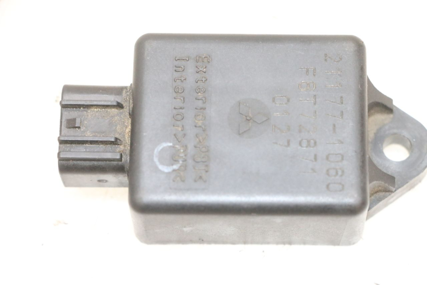 photo de ELEKTRISCH RELAIS KAWASAKI ZR 7 750 (1999 - 2004) - Hoofdaanzicht