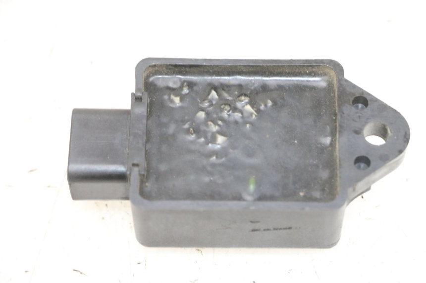 photo de ELEKTRISCH RELAIS KAWASAKI ZR 7 750 (1999 - 2004) - Zoom op gebruiksstaat