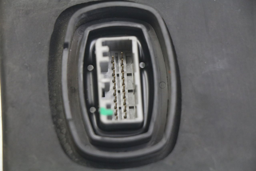 photo de KOPLAMPRELAIS HONDA FORZA 125 (2015 - 2016) - Andere kijkhoek