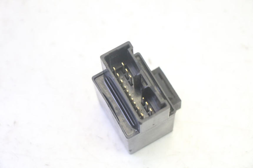 photo de BRANDSTOFPOMPRELAIS YAMAHA FJR ABS 1300 (2006 - 2012) - Andere kijkhoek