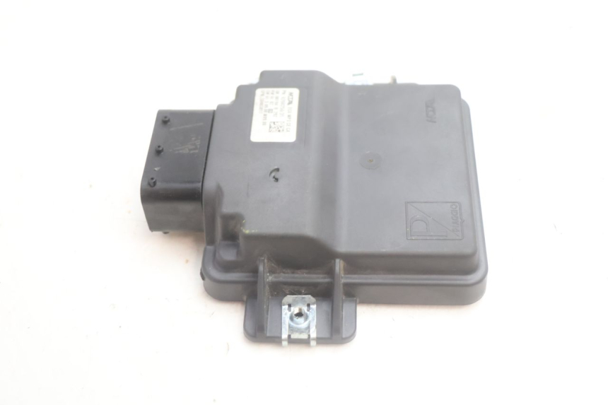 photo de ROLL LOCK-RELAIS PIAGGIO MP3 HPE 530 (2022 - 2026) - Zoom op gebruiksstaat