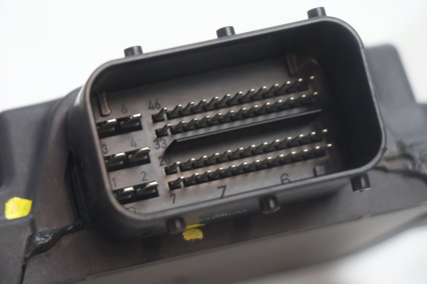 photo de ROLL LOCK-RELAIS PIAGGIO MP3 HPE 530 (2022 - 2026) - Technische close-up