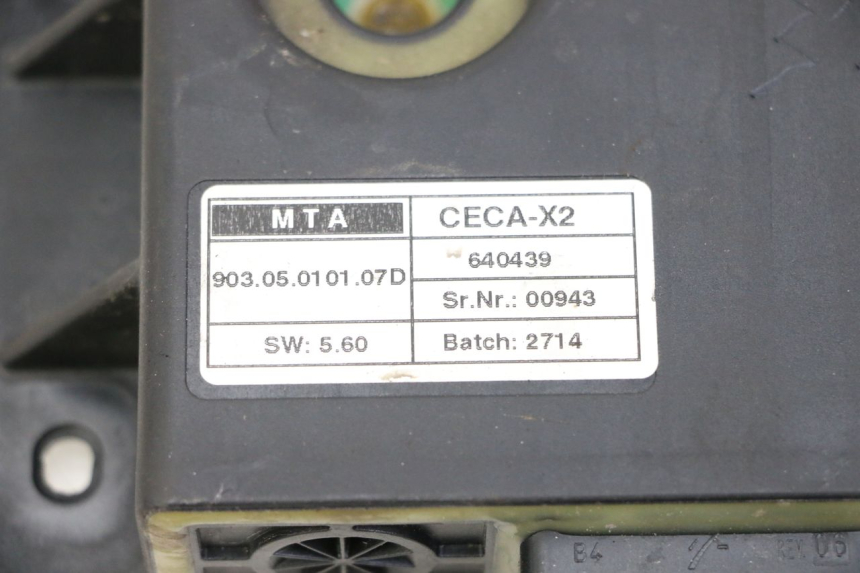 photo de ROLL LOCK RELAIS PIAGGIO MP3 500 (2014 - 2017) - Bevestigingspunten