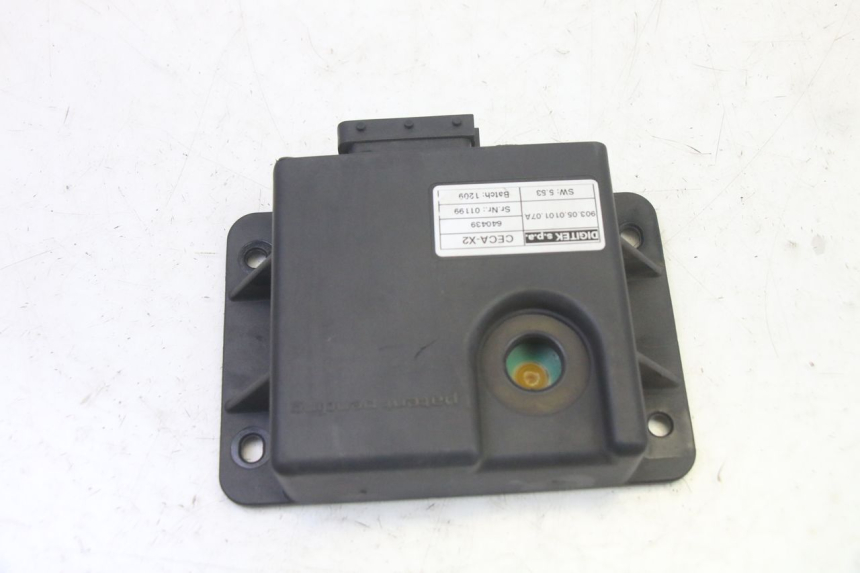 photo de ROLL LOCK RELAIS PIAGGIO MP3 RL 250 (2006 - 2010) - Zoom op gebruiksstaat