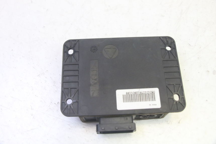 photo de ROLL LOCK RELAIS PIAGGIO MP3 RL 250 (2006 - 2010) - Andere kijkhoek