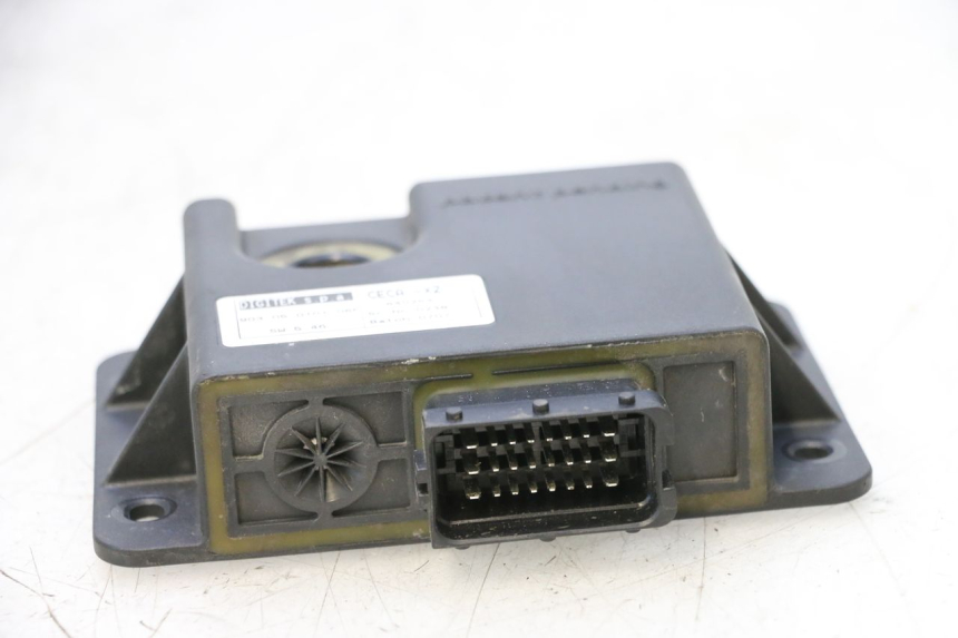 photo de ROLL LOCK RELAIS PIAGGIO MP3 125 (2006 - 2014) - Zoom op gebruiksstaat