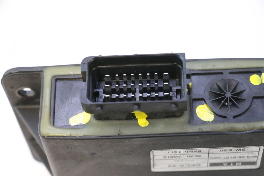 photo de ROLL LOCK RELAIS PIAGGIO MP3 500 (2016 - 2018) - Andere kijkhoek