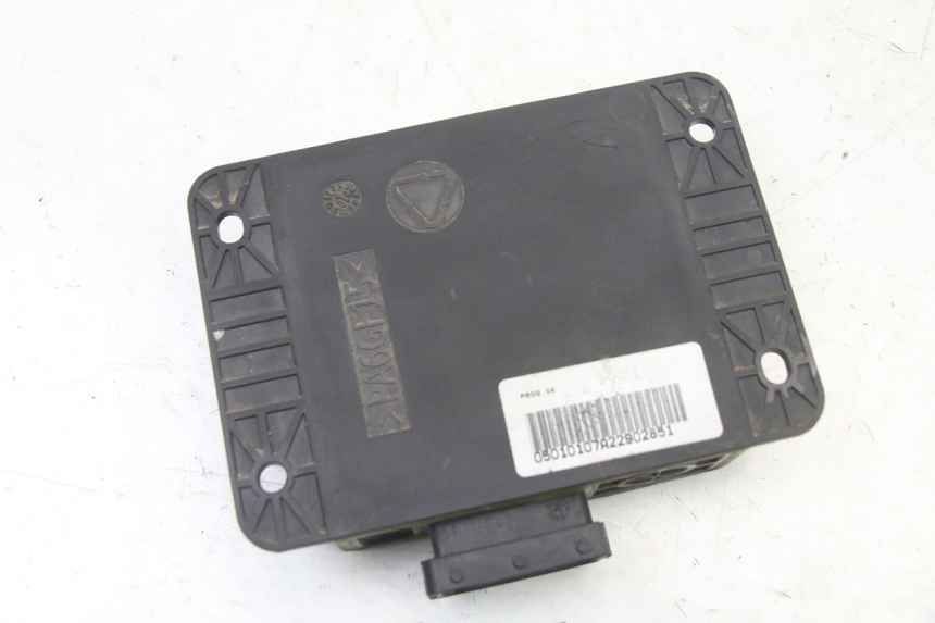 photo de ROLL LOCK RELAIS PIAGGIO MP3 LT 400 (2007 - 2012) - Andere kijkhoek