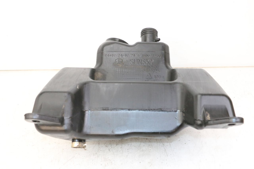 photo de BRANDSTOFTANK APRILIA SR MOTARD 50 (2012 - 2018) - Detail van het onderdeel