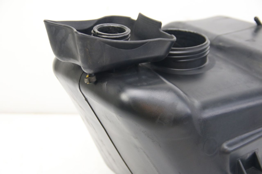 photo de BRANDSTOFTANK APRILIA ATLANTIC 500 (2002 - 2003) - Bevestigingspunten