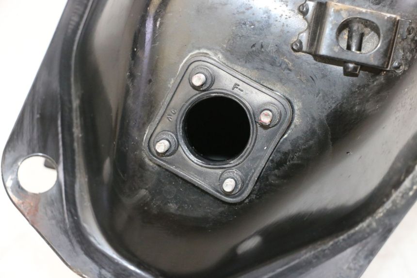 photo de BRANDSTOFTANK MAG POWER BOMBERS 4T 50 (2016 - 2026) - Andere kijkhoek