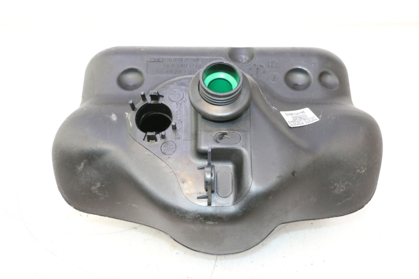 photo de BRANDSTOFTANK MBK BOOSTER ROCKET 50 (2004 - 2016) - Detail van het onderdeel