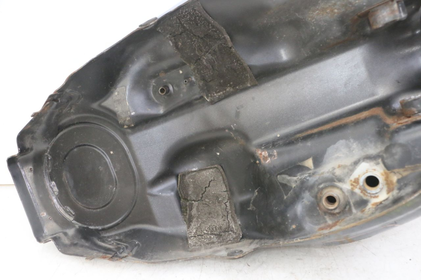 photo de BRANDSTOFTANK HONDA CBF 500 (2004 - 2007) - Detail van het onderdeel