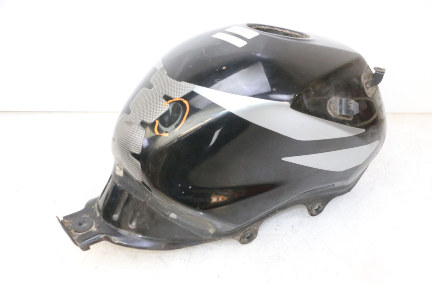 photo de BRANDSTOFTANK HONDA CBF 125 (2009 - 2015) - Kenmerkende details