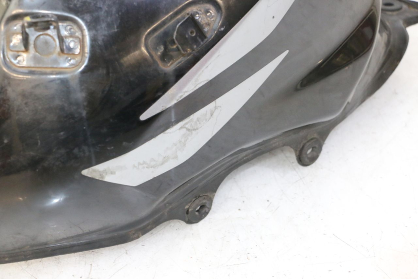 photo de BRANDSTOFTANK HONDA CBF 125 (2009 - 2015) - Focus op structuur