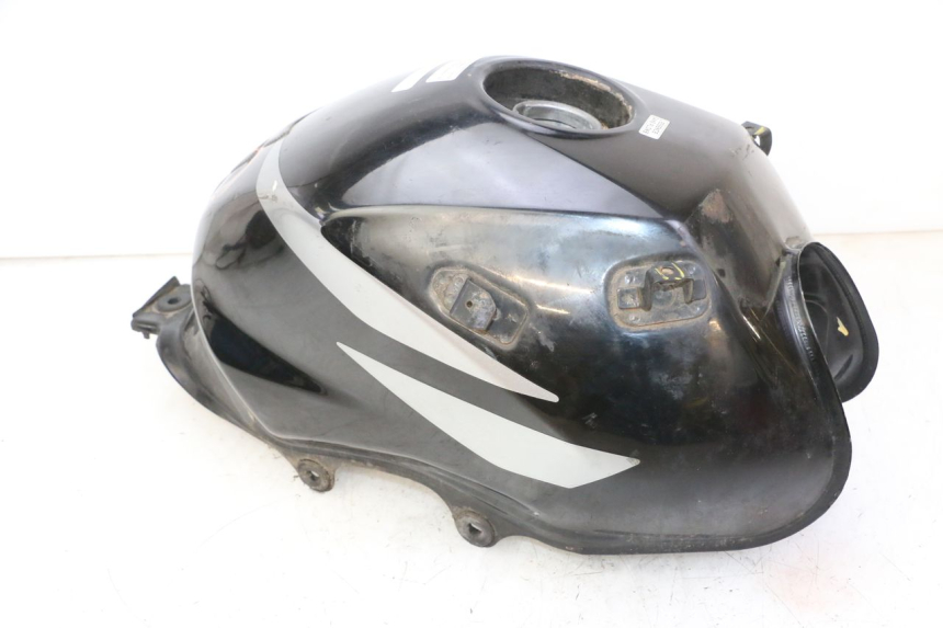 photo de BRANDSTOFTANK HONDA CBF 125 (2009 - 2015) - Bevestigingspunten