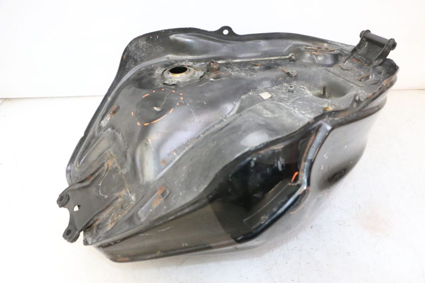 photo de BRANDSTOFTANK HONDA CBR F SC25 1000 (1989 - 1992) - Detail van het onderdeel