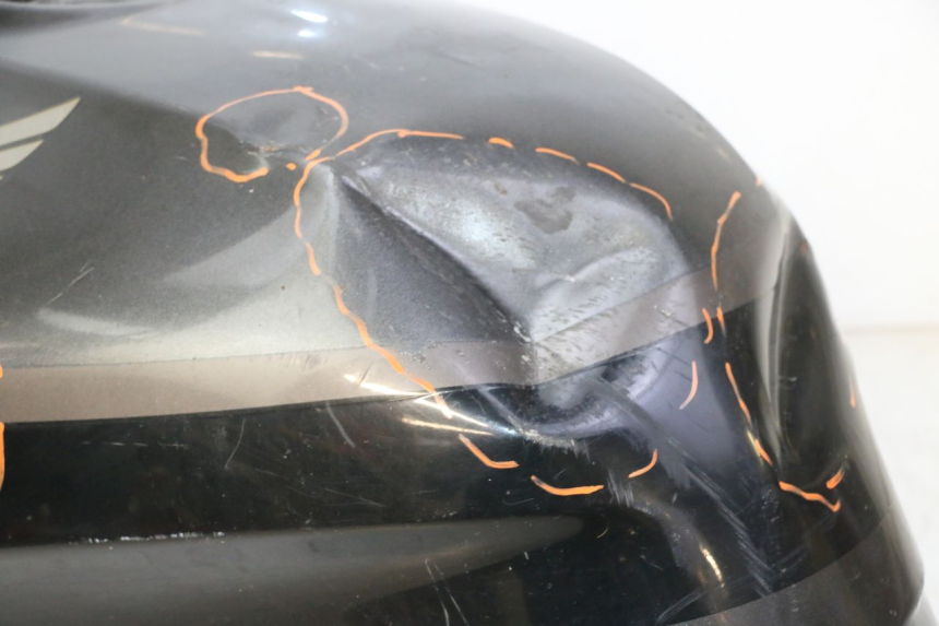 photo de BRANDSTOFTANK HONDA CBR F SC25 1000 (1989 - 1992) - Visuele inspectie