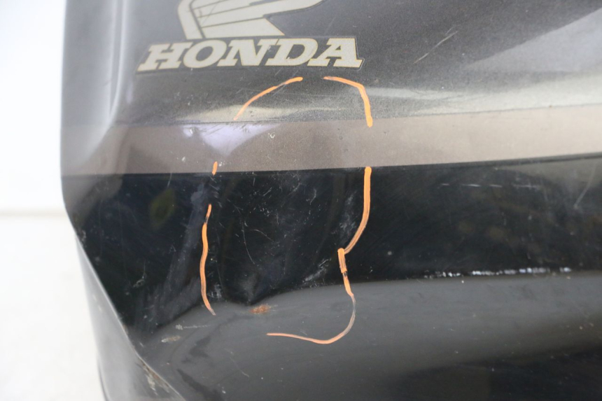 photo de BRANDSTOFTANK HONDA CBR F SC25 1000 (1989 - 1992) - Focus op structuur