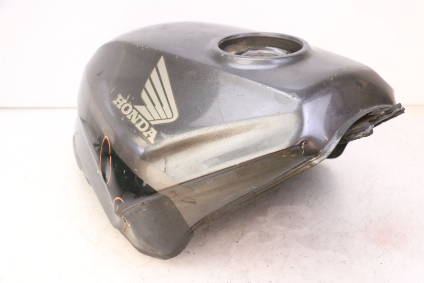 photo de BRANDSTOFTANK HONDA CBR F SC25 1000 (1989 - 1992) - Detail van het onderdeel