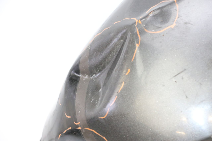 photo de BRANDSTOFTANK HONDA CBR F SC25 1000 (1989 - 1992) - Bevestigingspunten