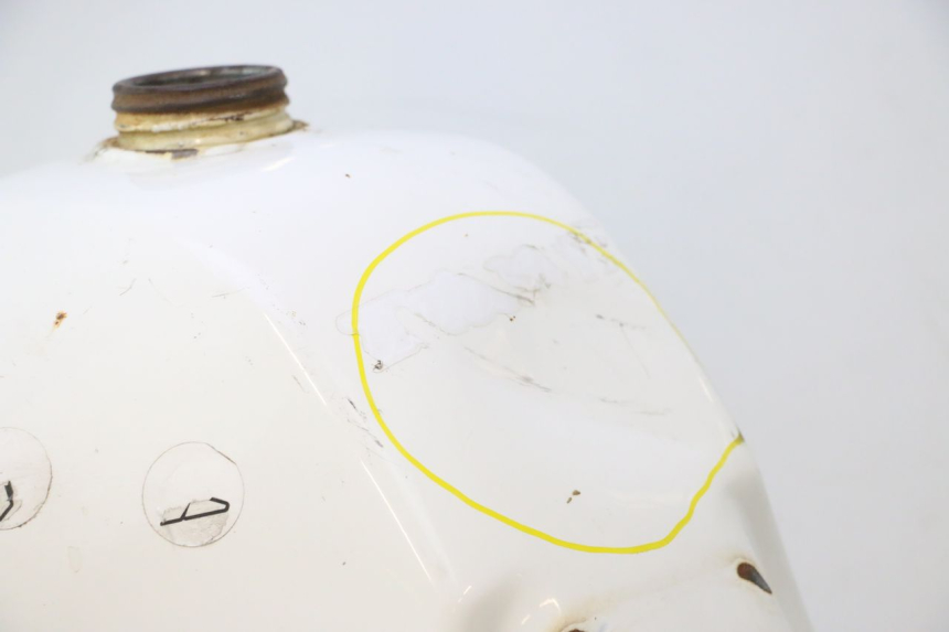 photo de BRANDSTOFTANK SUZUKI DR S 600 (1985 - 1989) - Focus op structuur