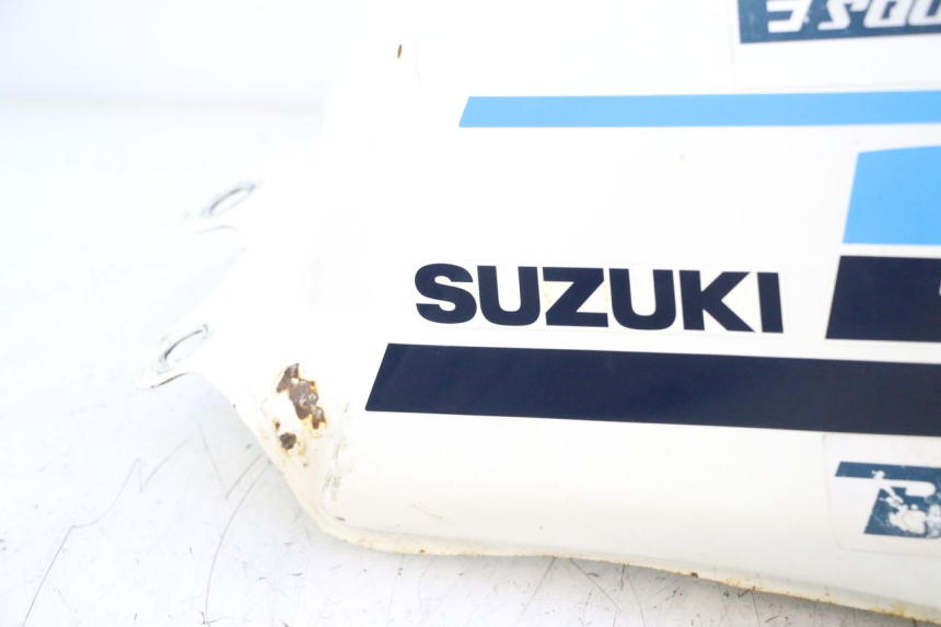 photo de BRANDSTOFTANK SUZUKI DR S 600 (1985 - 1989) - Markeringen en referenties