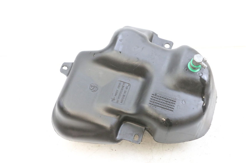 photo de BRANDSTOFTANK PEUGEOT ELYSEO 125 (1999 - 2004) - Detail van het onderdeel