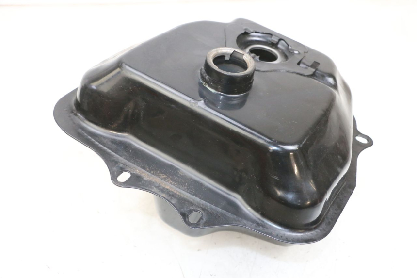 photo de BRANDSTOFTANK BTC FELICE SPORT 50 - Bevestigingspunten