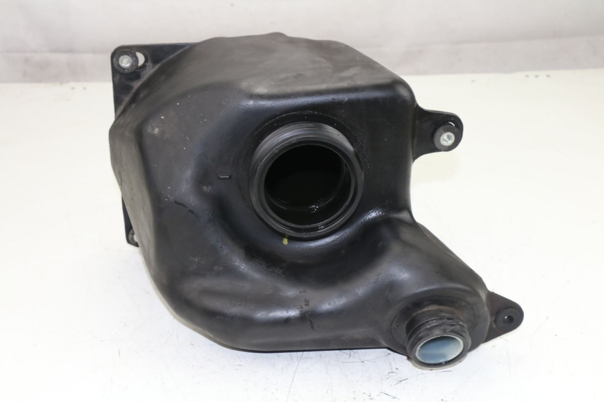 photo de BRANDSTOFTANK HONDA FES S-WING SWING ABS 125 (2007 - 2015) - Detail van het onderdeel