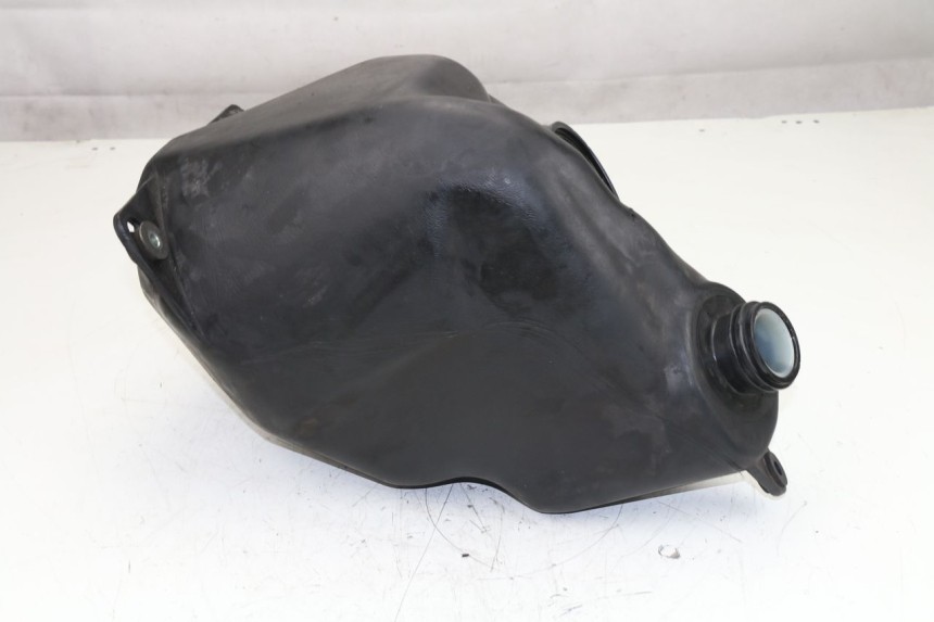 photo de BRANDSTOFTANK HONDA FES S-WING SWING ABS 125 (2007 - 2015) - Technische close-up